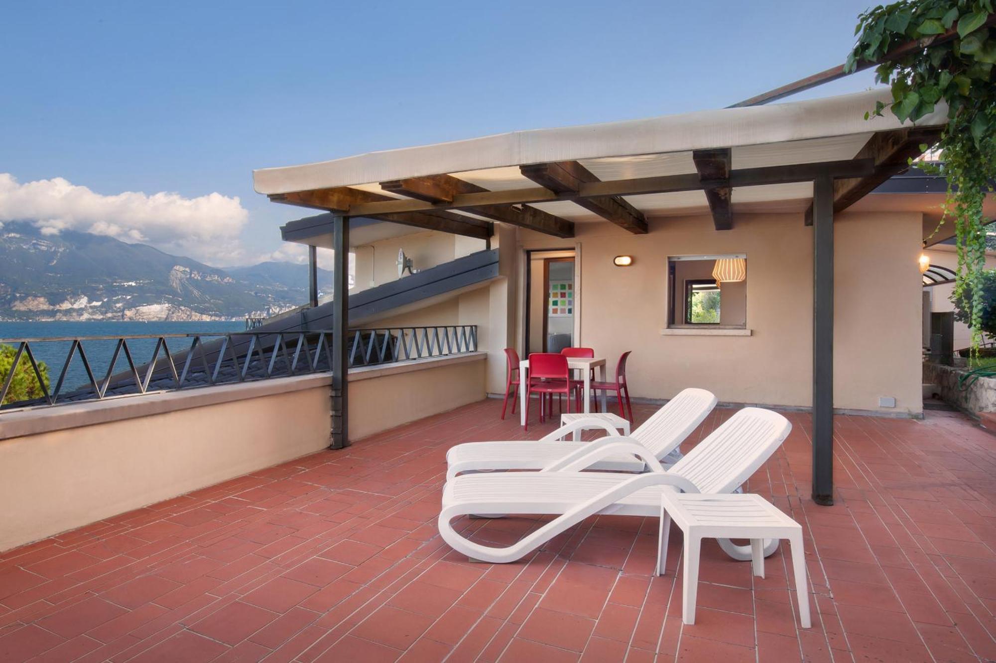 Watercolor Loft Apartment Torri Del Benaco Ngoại thất bức ảnh